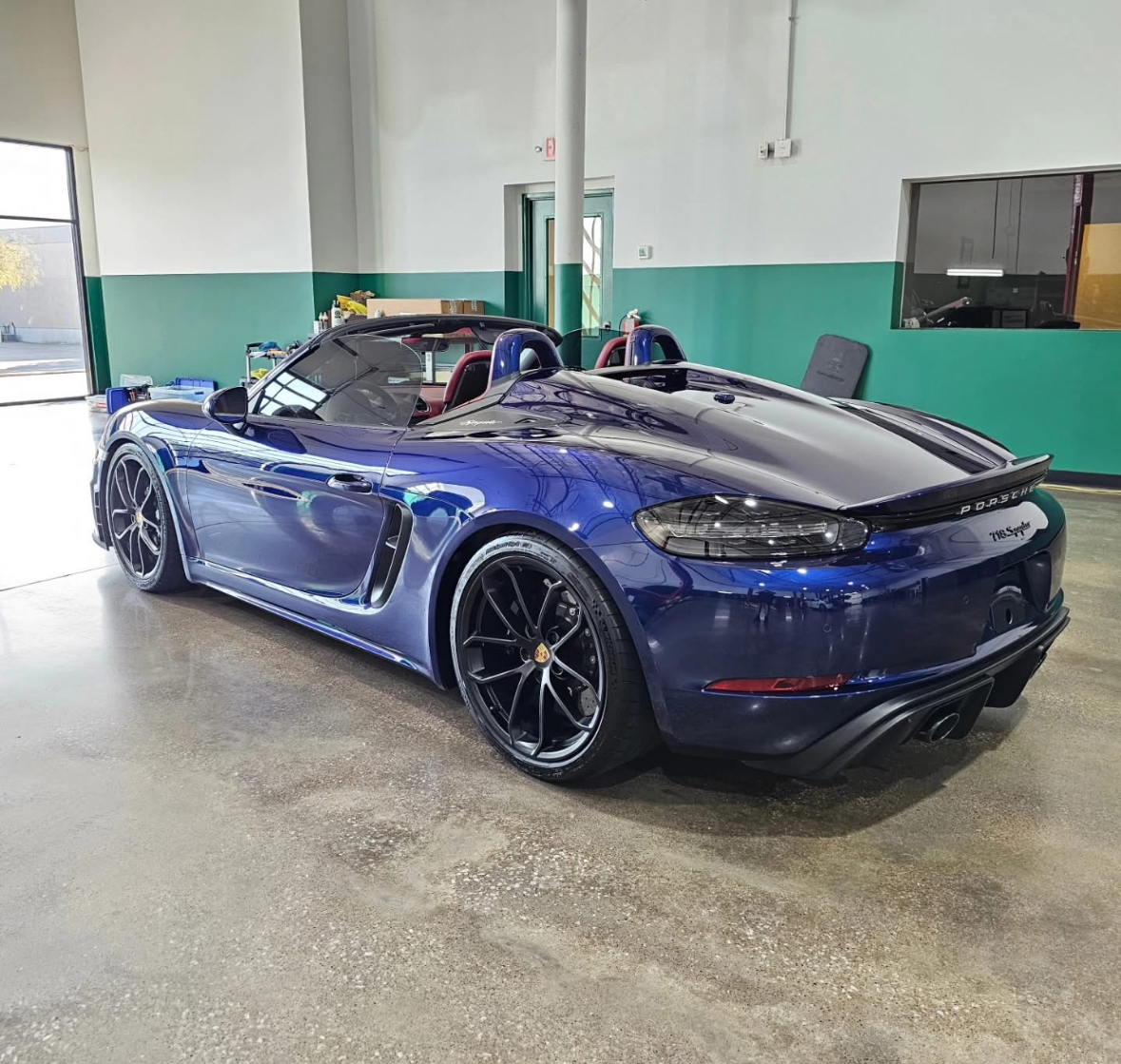 Lamborghini Urus green