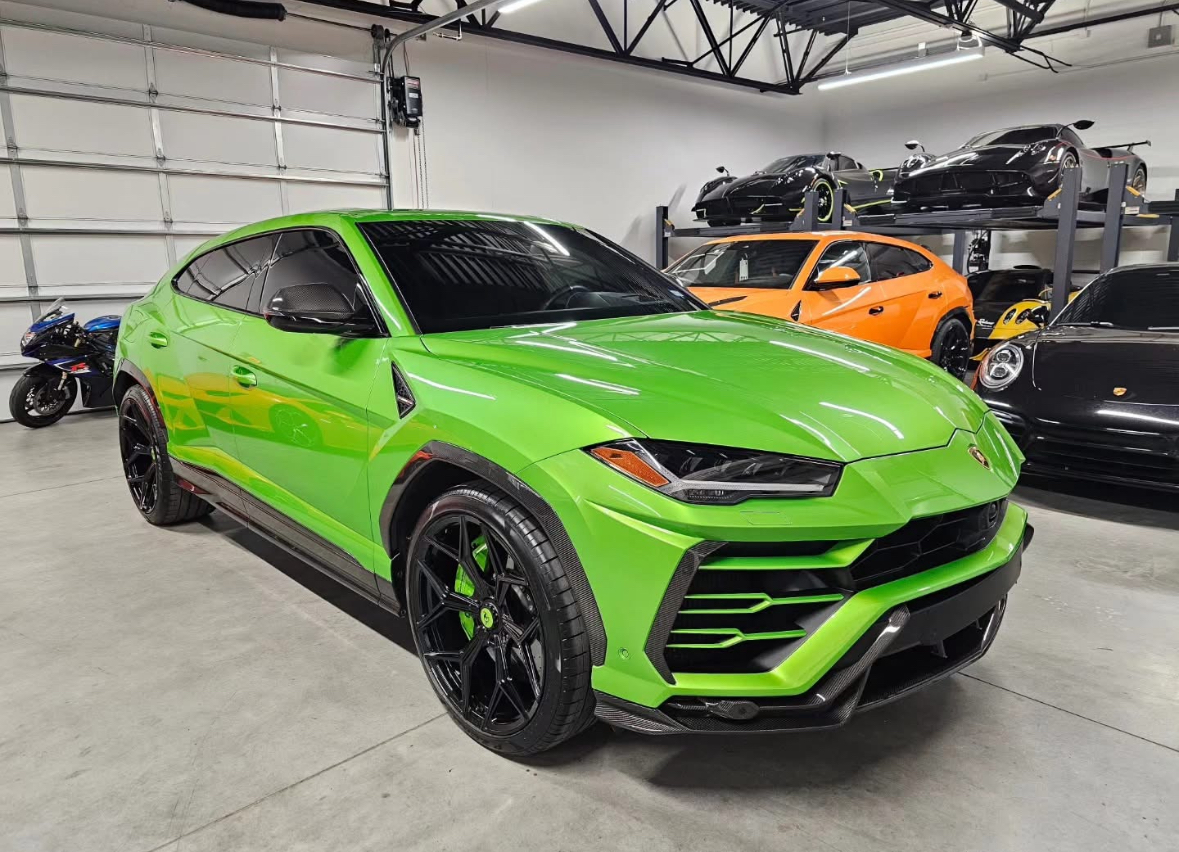 Lamborghini Huracan green